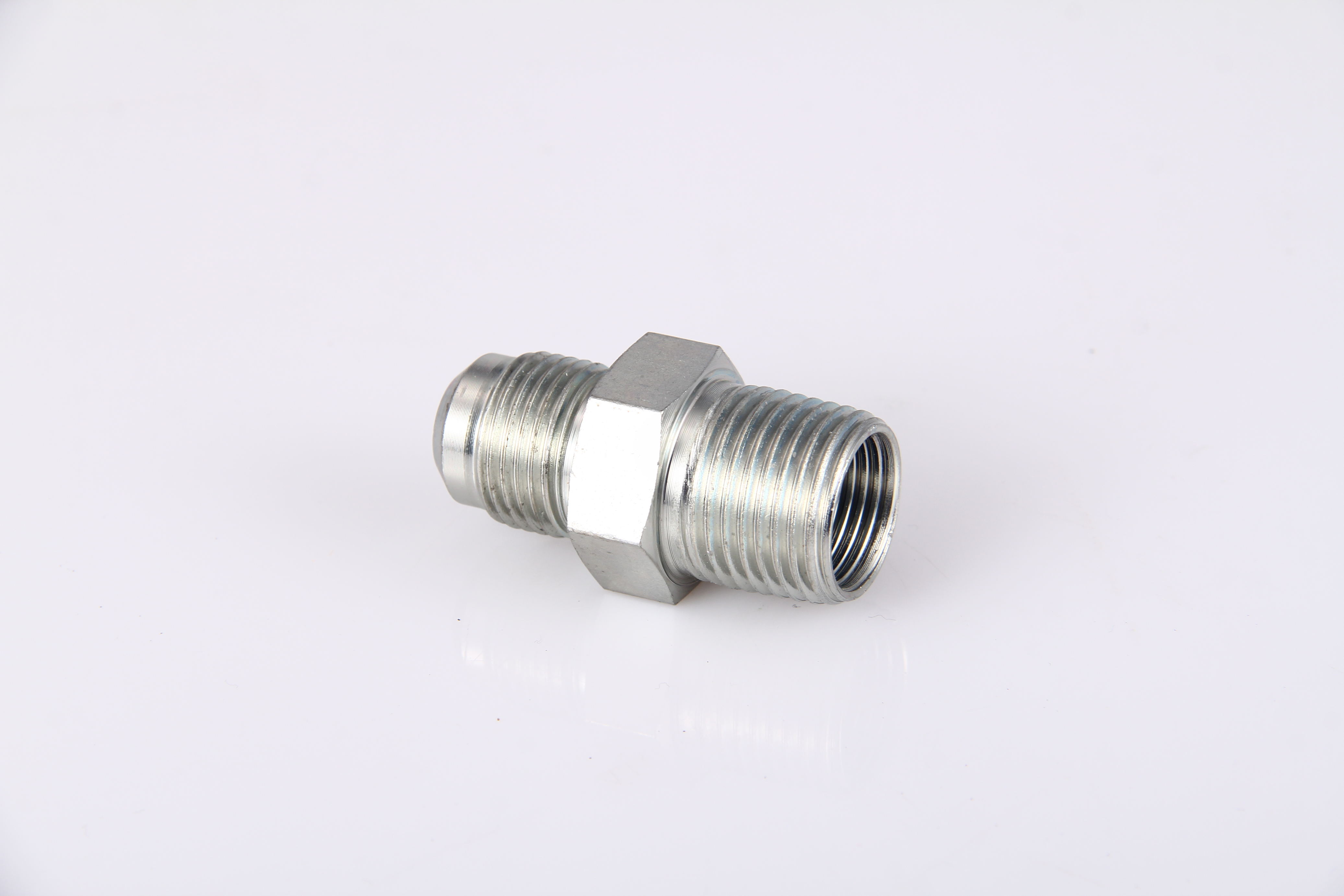 Adapters for gas connectors -White Zinc plated （FLARE x MIP）